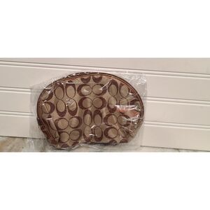 Light Brown/Tan Zippered Makeup Bag